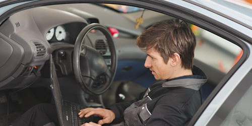 KFZ-/Kraftfahrzeugmechatroniker/in - Personenkraftwagentechnik