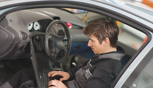 KFZ-/Kraftfahrzeugmechatroniker/in - Personenkraftwagentechnik