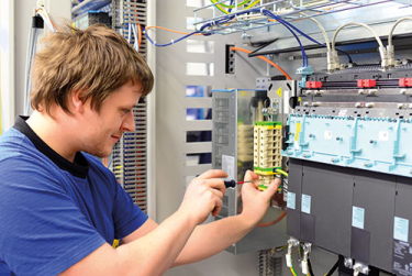 Elektroanlagenmonteur/in