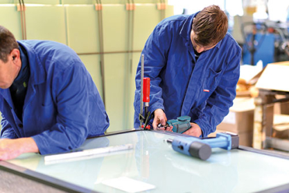 Glaser/in - Fenster- und Glasfassadenbau